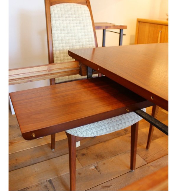 ACME Furniture(アクメファニチャー)ブルックス ダイニング テーブル