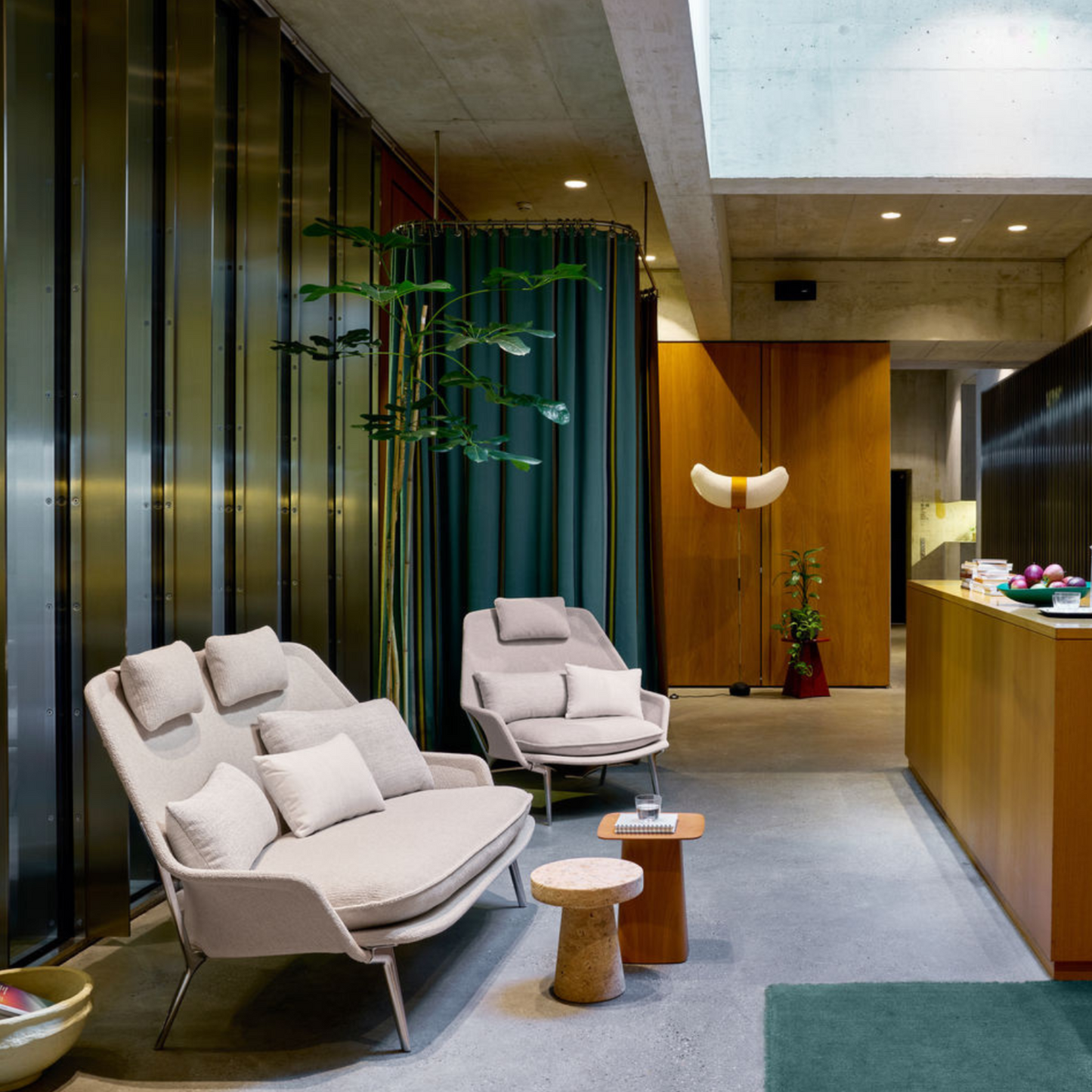 Vitra(ヴィトラ) スローチェア & オットマン (ファブリック) バックレストクッション2個付き