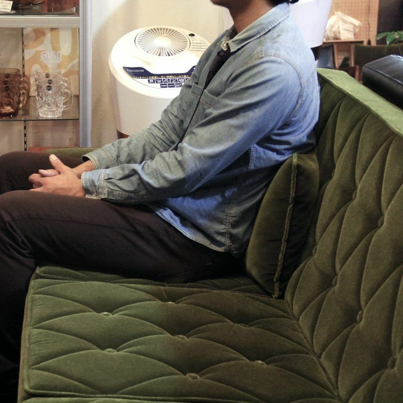 カリモク60+ ハーフクッションモケットブラック