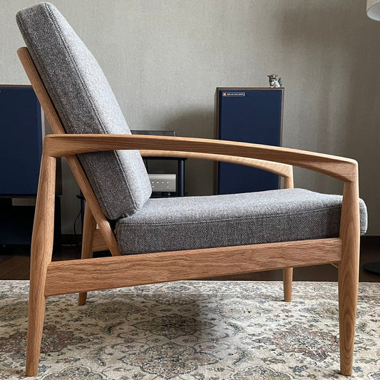 宮崎椅子製作所の人気商品 ペーパーナイフソファ とはどんな椅子なのか？