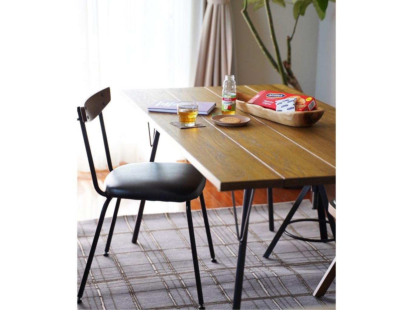ACME Furniture（アクメファニチャー）グランドビュー ダイニング テーブル