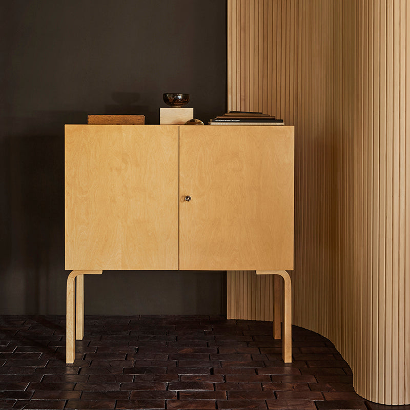 ※事前予約受付中【10/15発売】【90周年記念モデル】Artek（アルテック） Cabinet 250