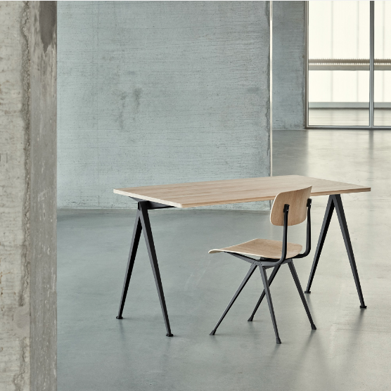 HAY(ヘイ)PYRAMID（ピラミッド）  PYRAMID TABLE / L140 x W75 x H74（テーブル・デスク）