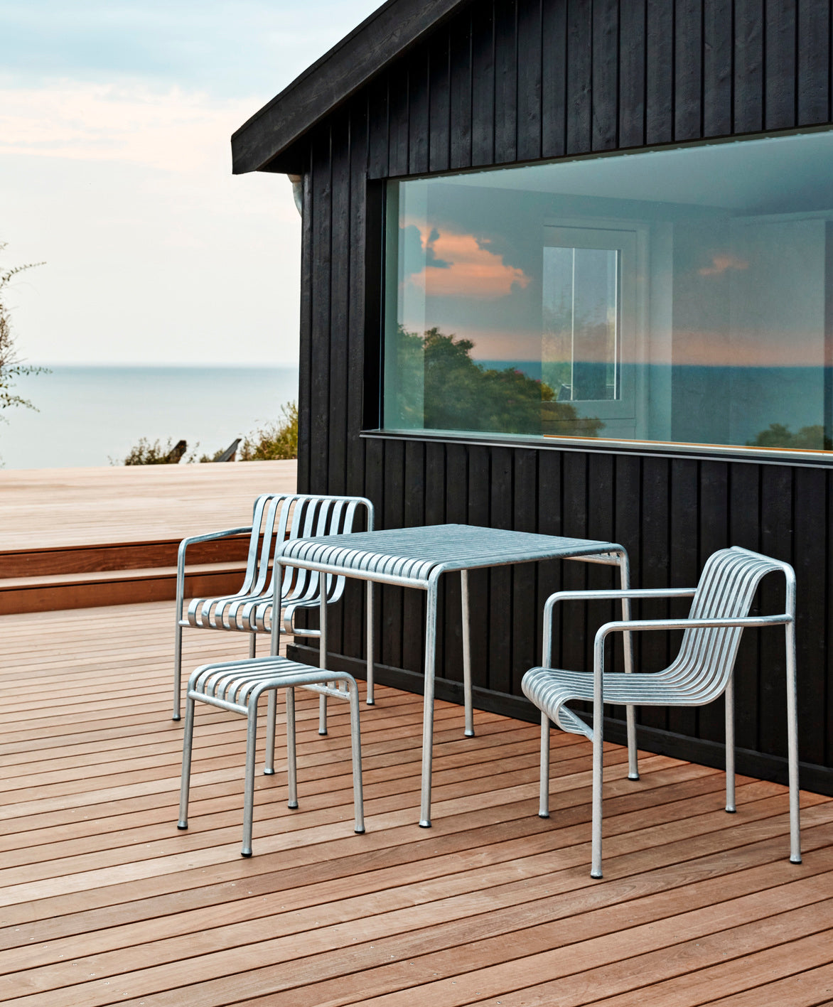 HAY（ヘイ）PALISSADE（パリサード）TABLE / L82.5 x W90 - HOT GALVANISED