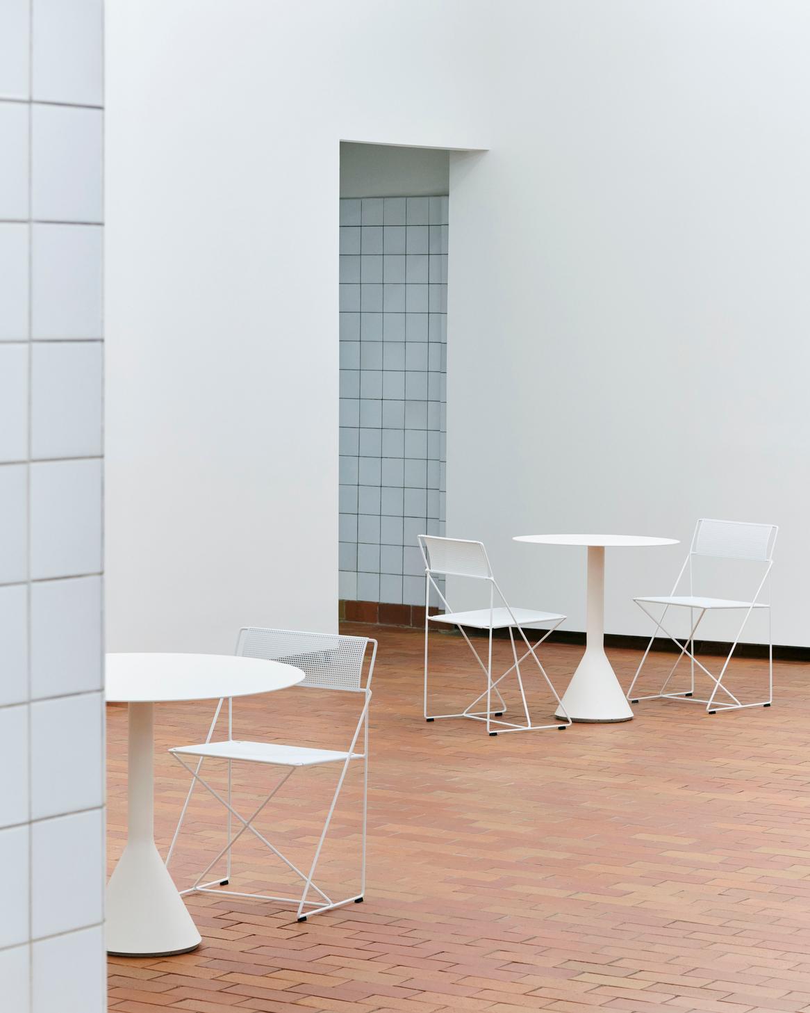 HAY（ヘイ）PALISSADE（パリサード）CONE TABLE / Φ70 x H74 – FELICE