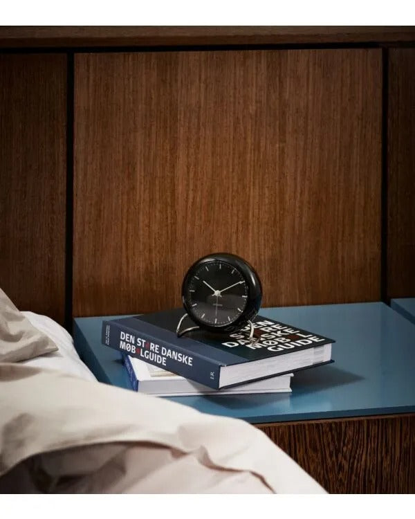 ARNE JACOBSEN WATCHES（アルネ・ヤコブセン・ウォッチズ）CITY HALL アラームブラック