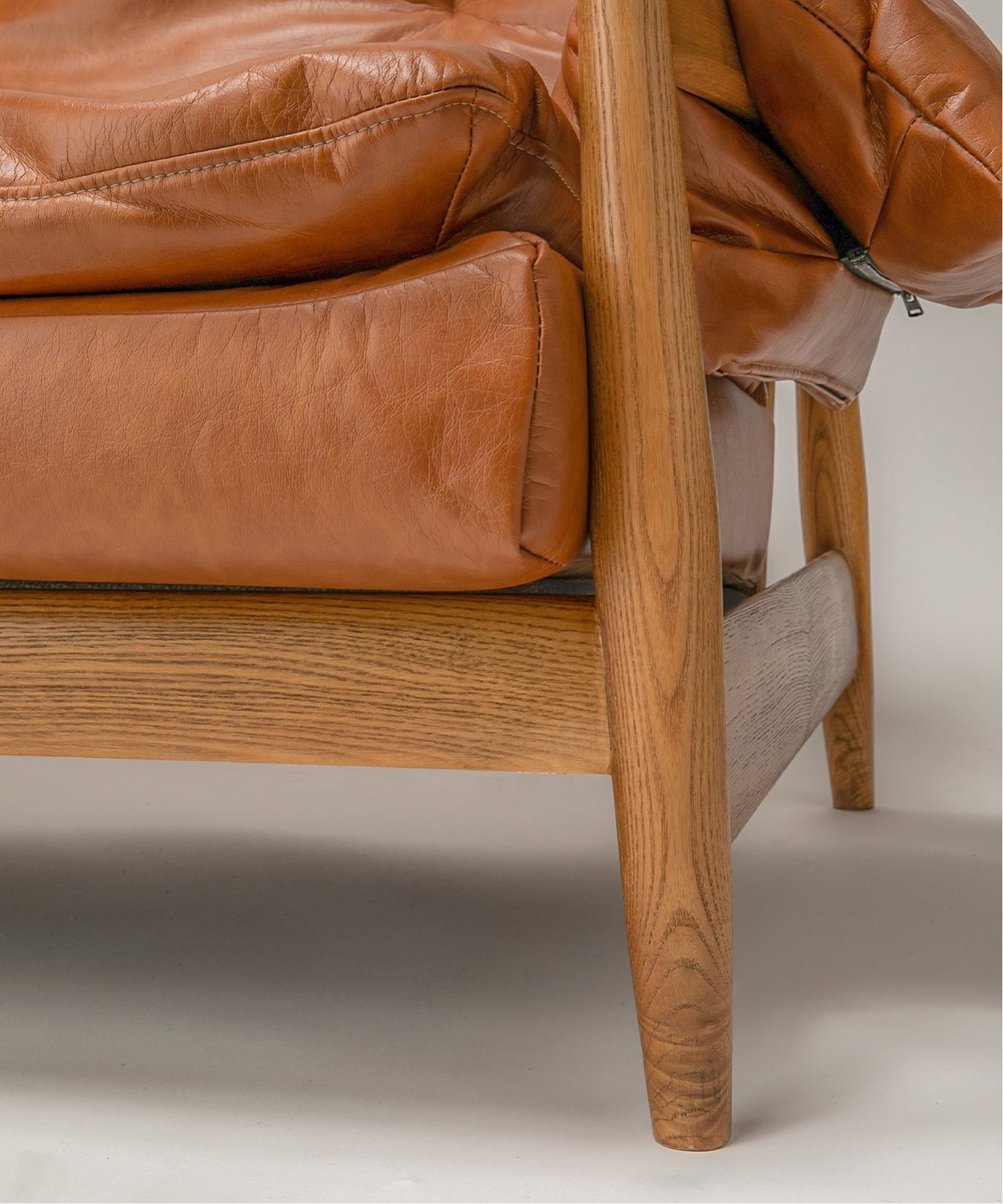 ACME Furniture（アクメファニチャー） マデイラ ソファ ポリウレタンレザー