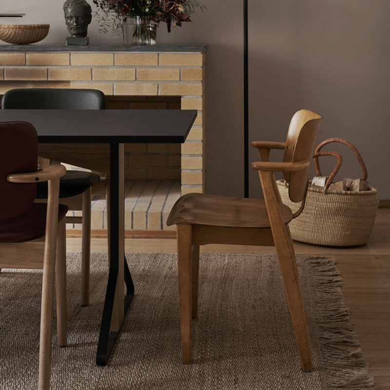 Artek（アルテック）ドムスチェア 板座